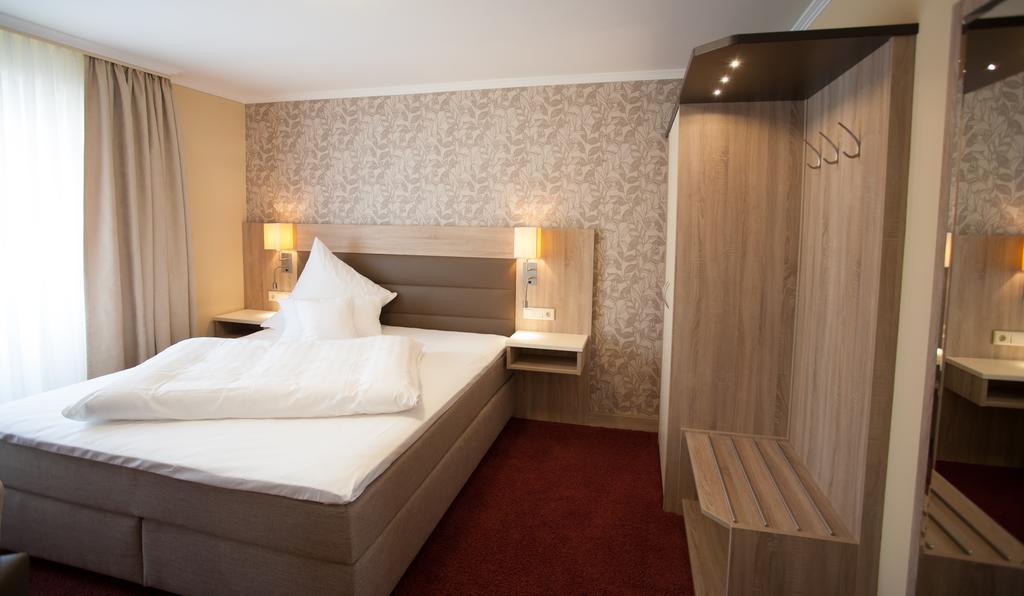 Hotel Restaurant Zur Post Lohfelden Δωμάτιο φωτογραφία